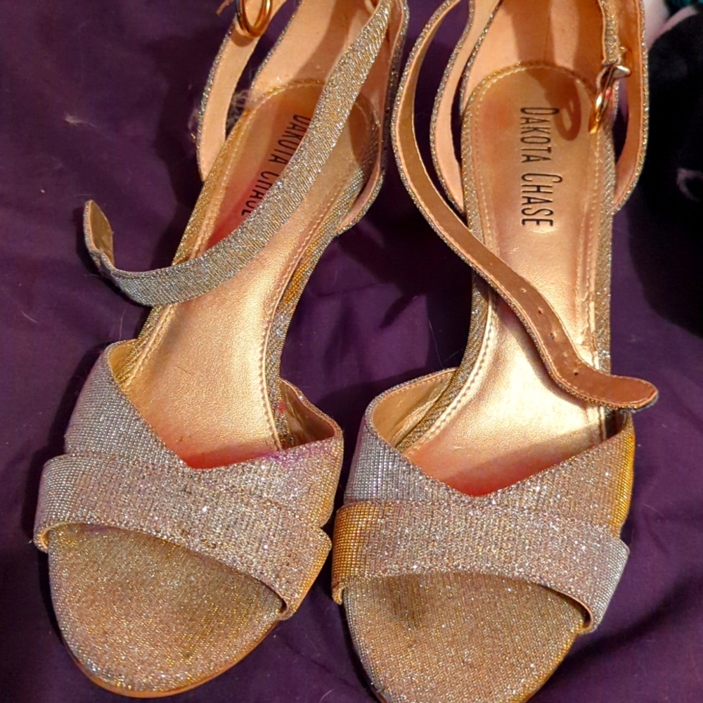 Sparkly gold and silver Dakota Chase high heel shoes size 6 and 1/2